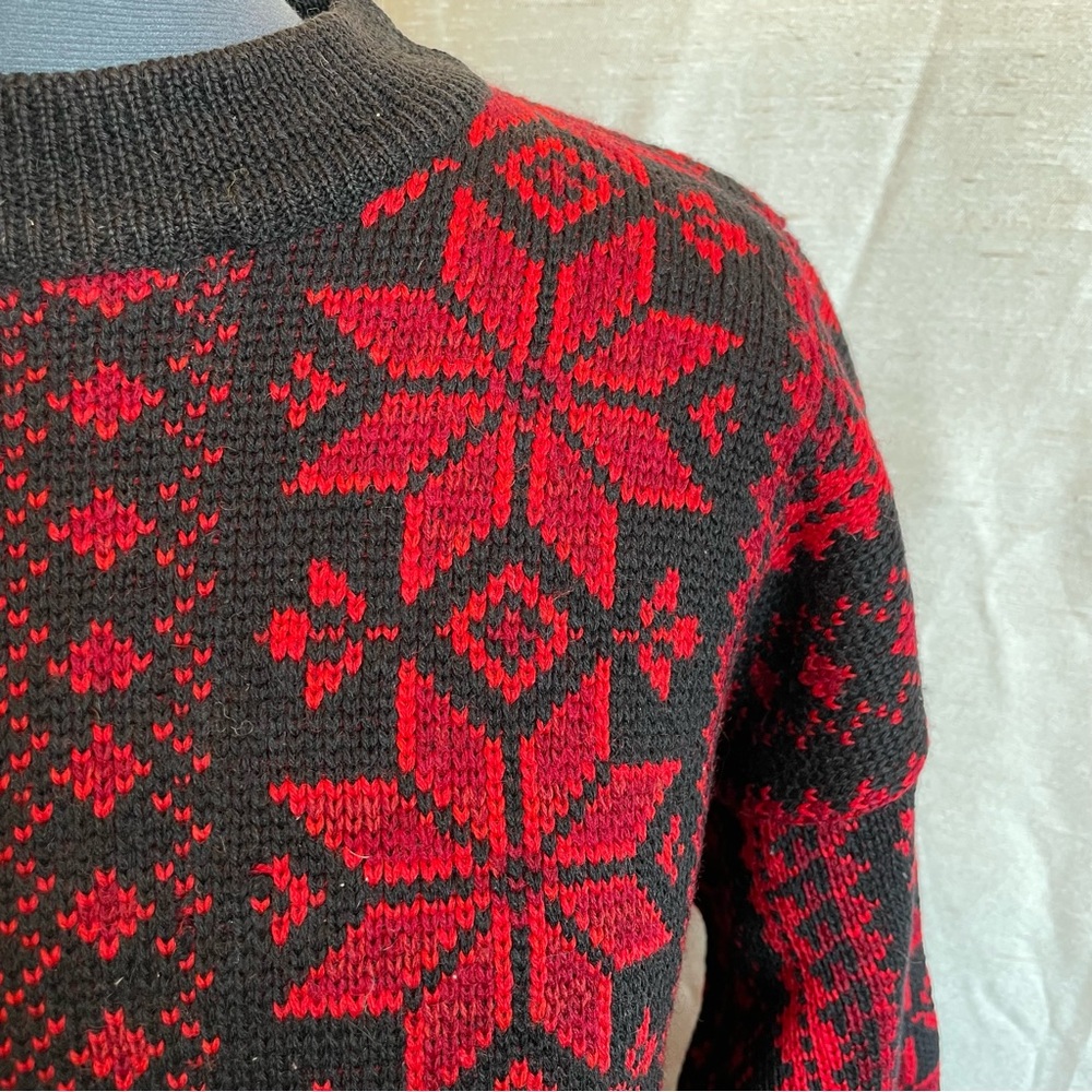 Vintage German Litza wool black & red snowflake pattern sweater